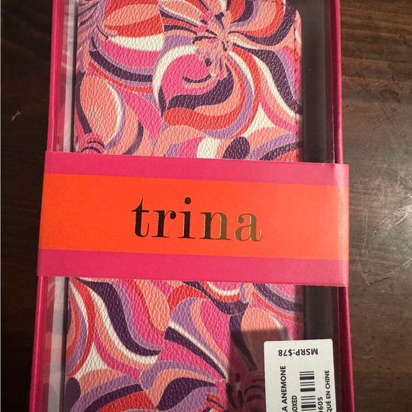 Trina Turk Vibrant Swirl Wallet - Picture 1 of 3